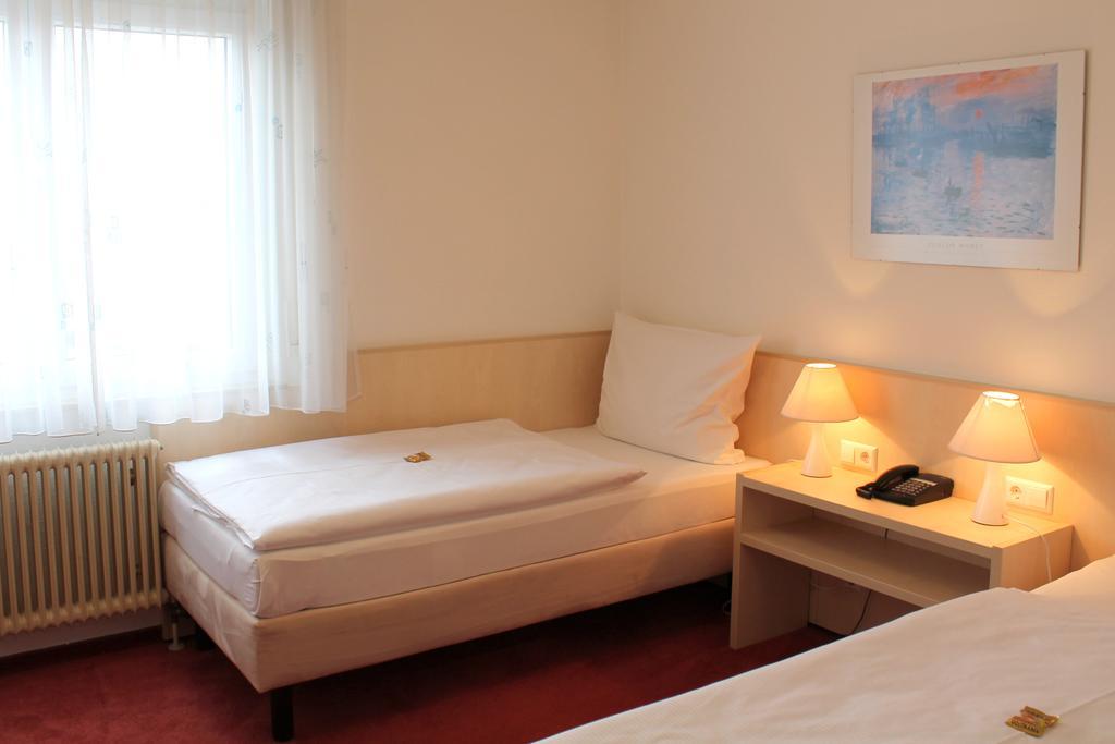 Hotel Am Bad Esslingen am Neckar Екстер'єр фото