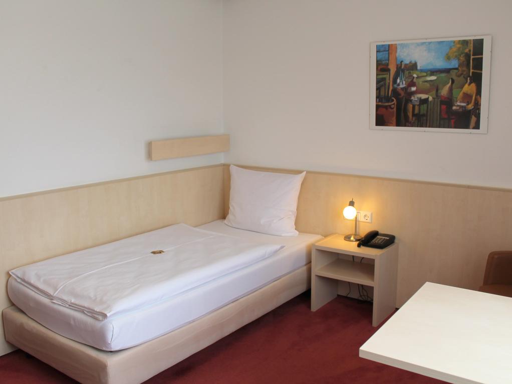 Hotel Am Bad Esslingen am Neckar Екстер'єр фото