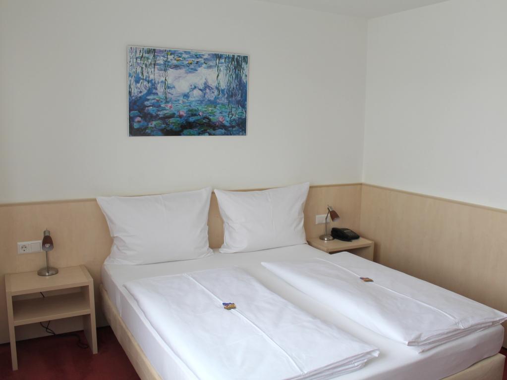 Hotel Am Bad Esslingen am Neckar Екстер'єр фото