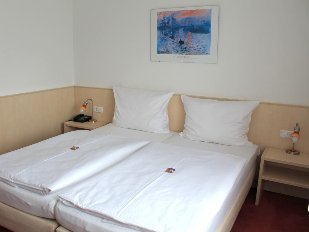 Hotel Am Bad Esslingen am Neckar Екстер'єр фото